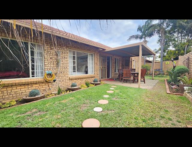 2 BEDROOM SIMPLEX FOR SALE IN MORELETA PARK